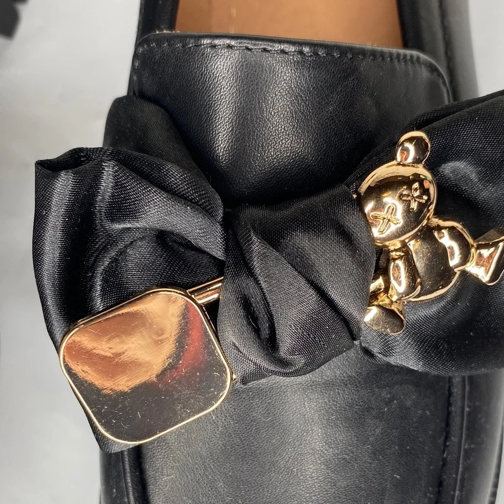 Elegant Black Loafers with Gold Accents - Picture 2 of 11